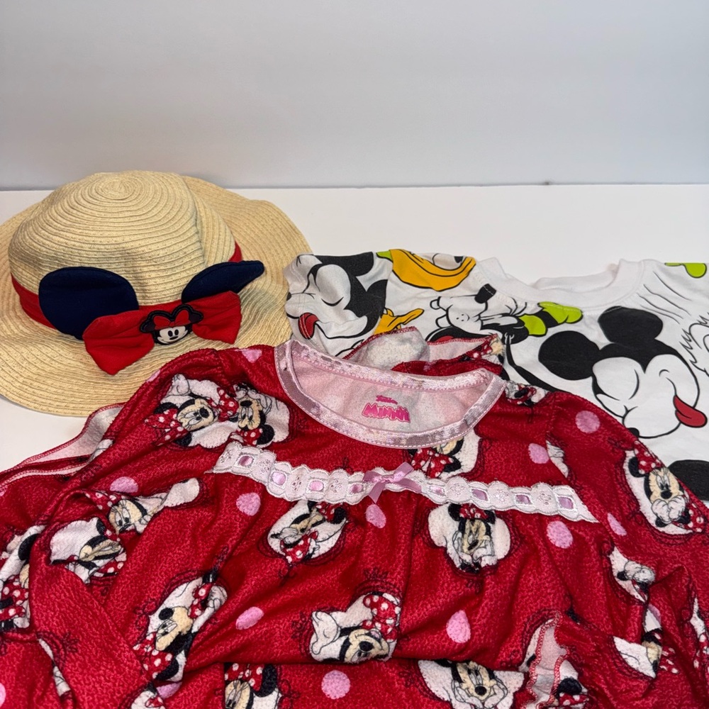 Disney Pink Minnie Mouse Toddler Pajama Set, Minnie sun hat and Mickey tshirt